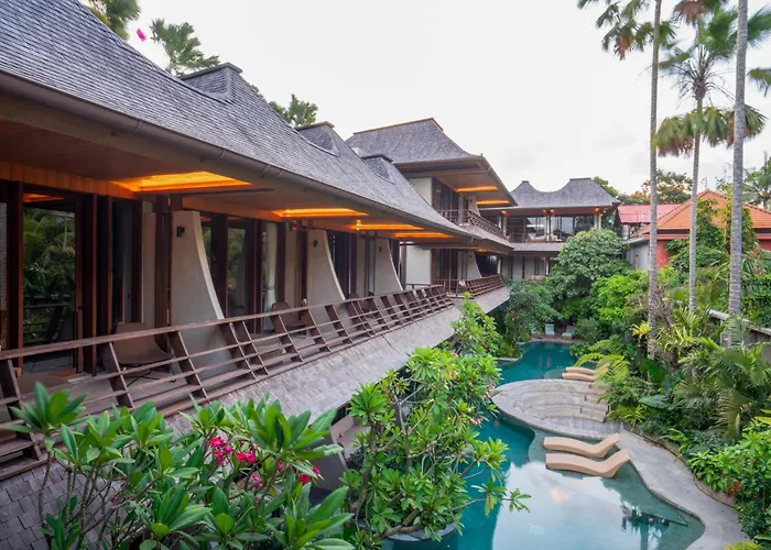 ホテル The Kemilau 4*
